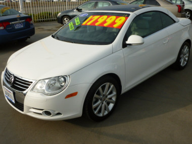 2007 Volkswagen Eos 3.2L Hard Top Convertible 2D