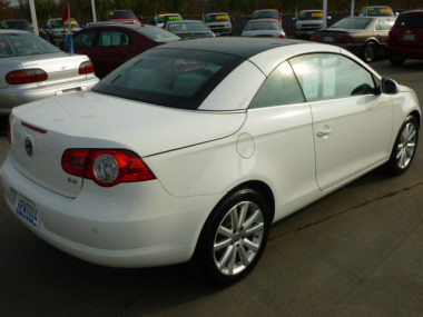 2007 Volkswagen Eos 3.2L Hard Top Convertible 2D