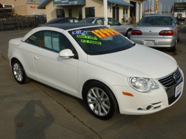2007 Volkswagen Eos 3.2L Hard Top Convertible 2D