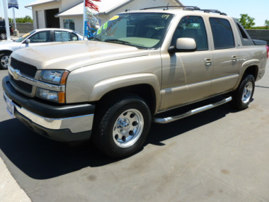 2005 Chevrolet Avalanche 1500 LT Sport Utility Pickup 4D 5 1/4 ft