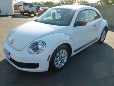 2013 Volkswagen Beetle 2.5L Entry Hatchback 2D