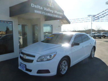 2013 Chevrolet Malibu LS Sedan 4D