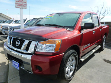 2013 Nissan Titan Crew Cab SV Pickup 4D 5 1/2 ft